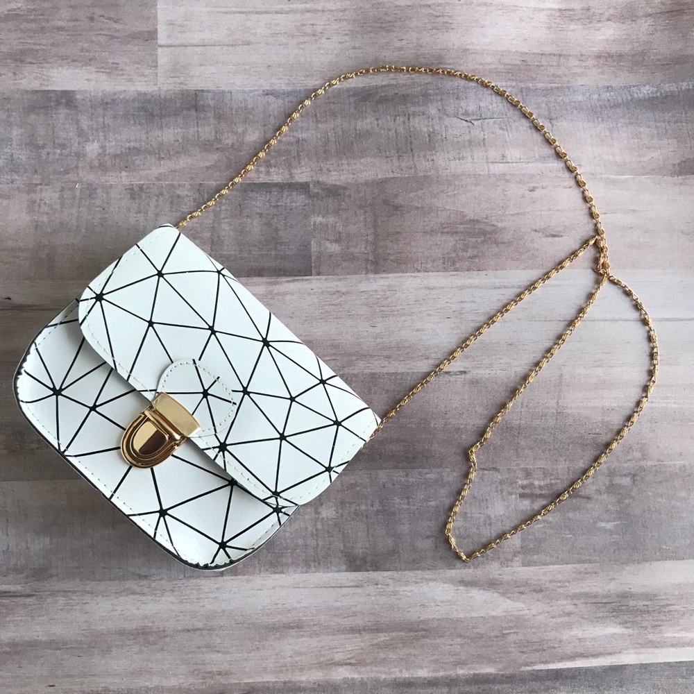 White and black geometric crossbody bag